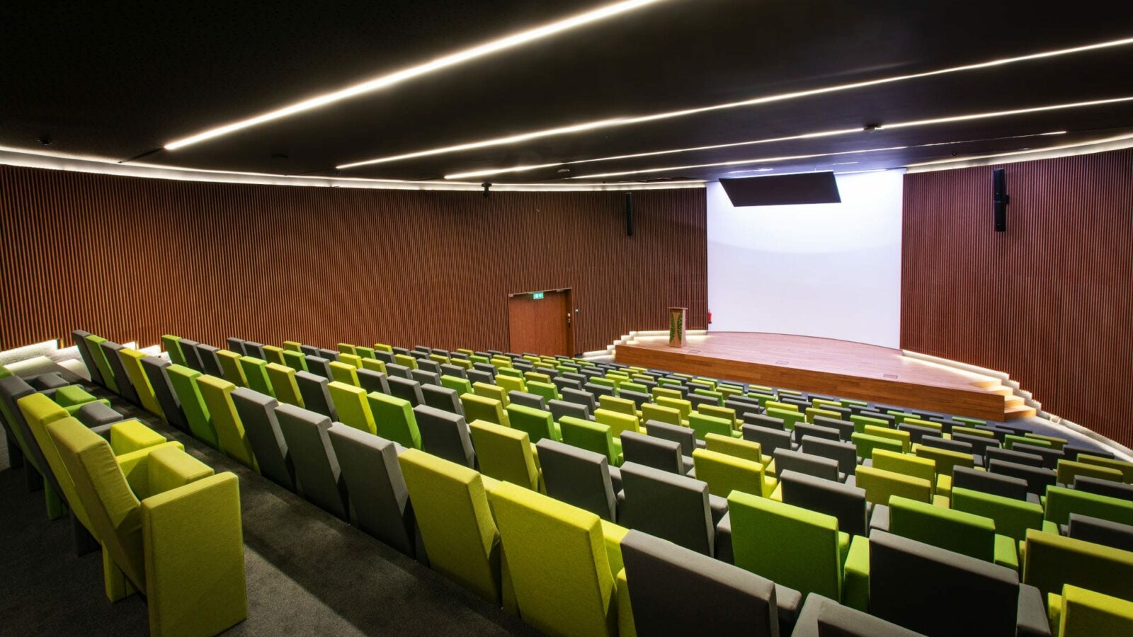 An overview of the auditorium in Greenhouse BXL